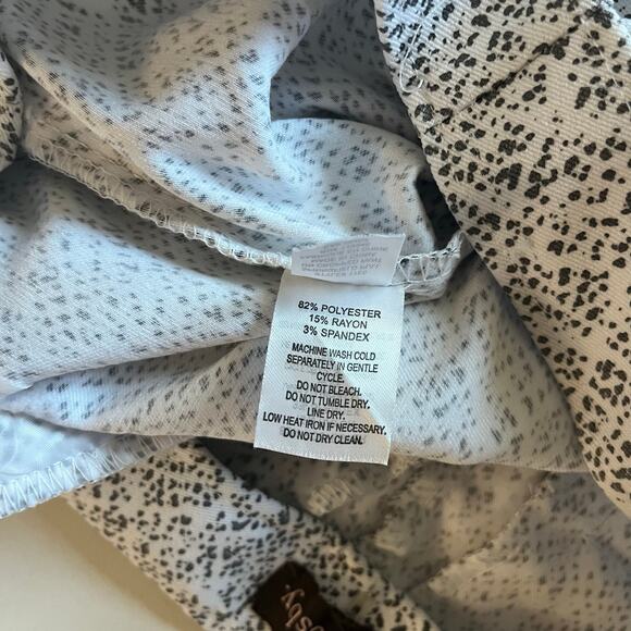 CROSBY. Dress Pants, Stretchy, White & Brown, Medium, Straight Leg - Picture 4 of 4